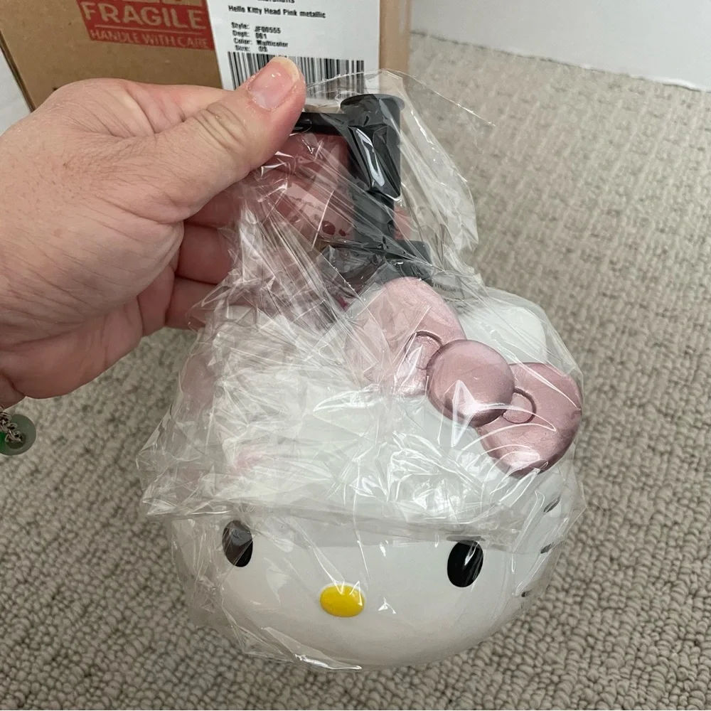 New hello kitty pink metallic pump